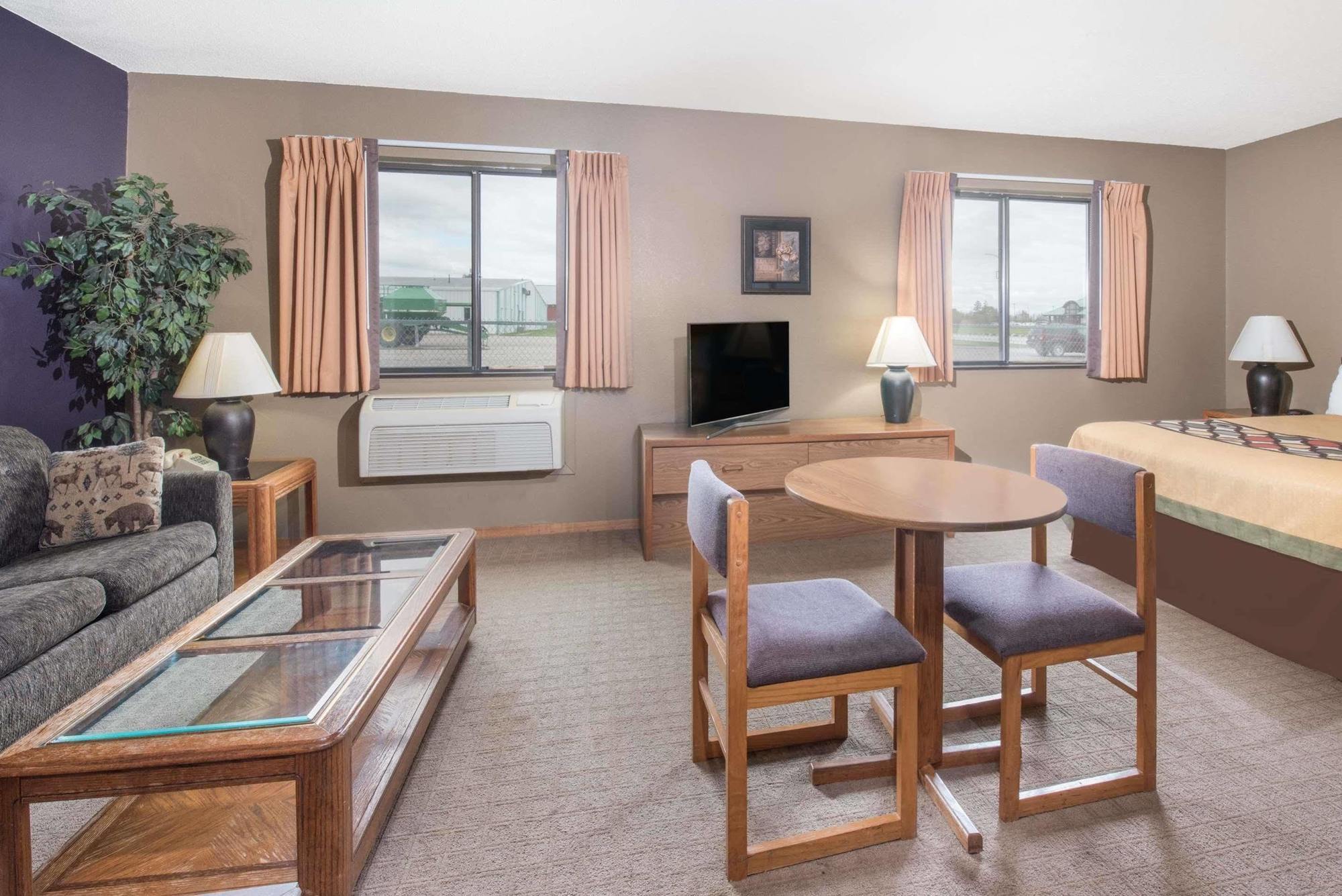 Hotel Super 8 By Wyndham Warroad Extérieur photo
